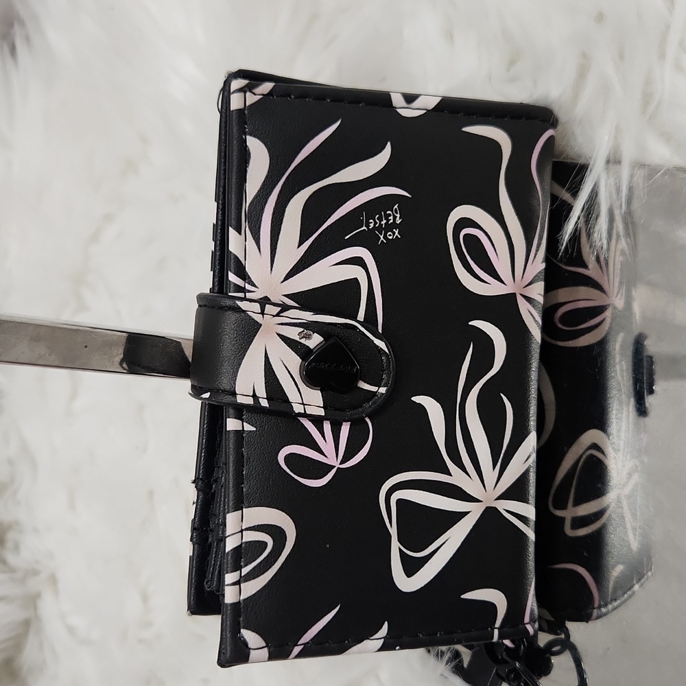 🖤🔹️Betsey Johnson🔹 2 Piece Coquette Bow XOKARA‎  Black Wallet Bundle NWOT! - Picture 5 of 7